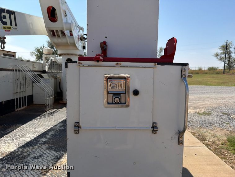 image for item EW8960 2020 RAM 5500HD bucket truck