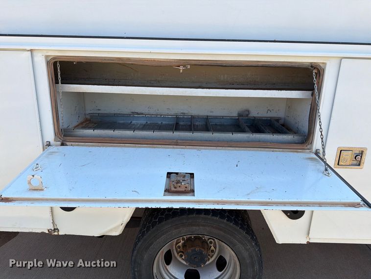 image for item EW8960 2020 RAM 5500HD bucket truck