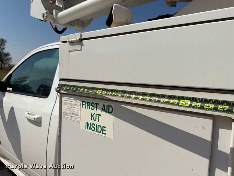 image for item EW8960 2020 RAM 5500HD bucket truck