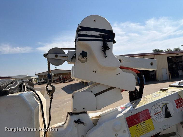 image for item EW8960 2020 RAM 5500HD bucket truck
