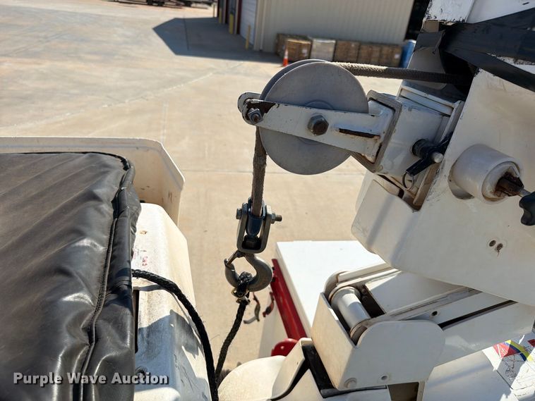 image for item EW8960 2020 RAM 5500HD bucket truck