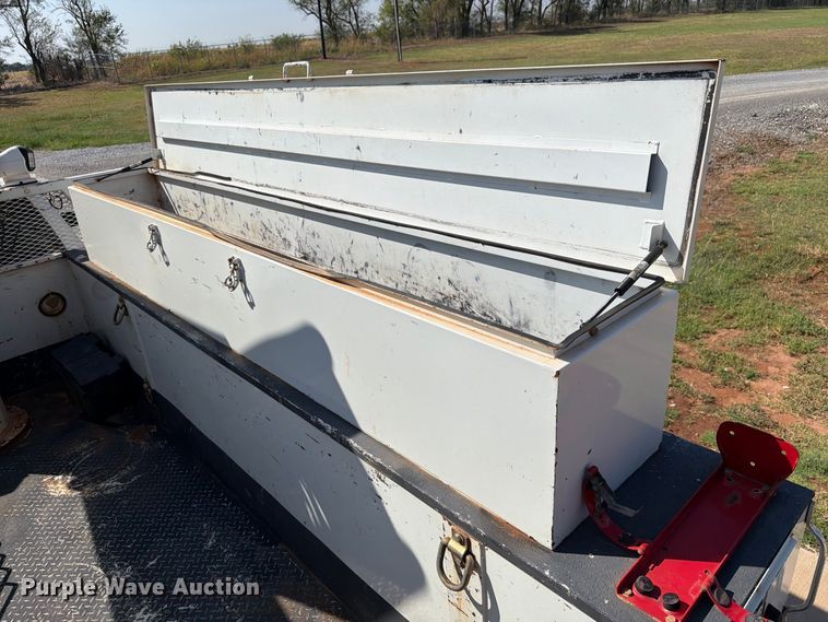 image for item EW8960 2020 RAM 5500HD bucket truck