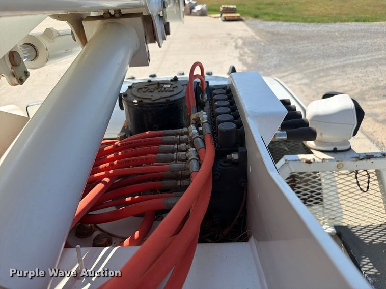 image for item EW8960 2020 RAM 5500HD bucket truck