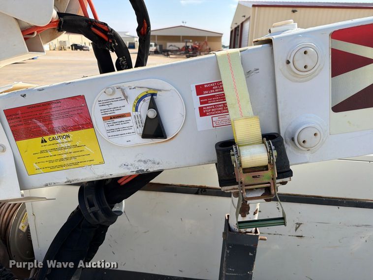 image for item EW8960 2020 RAM 5500HD bucket truck
