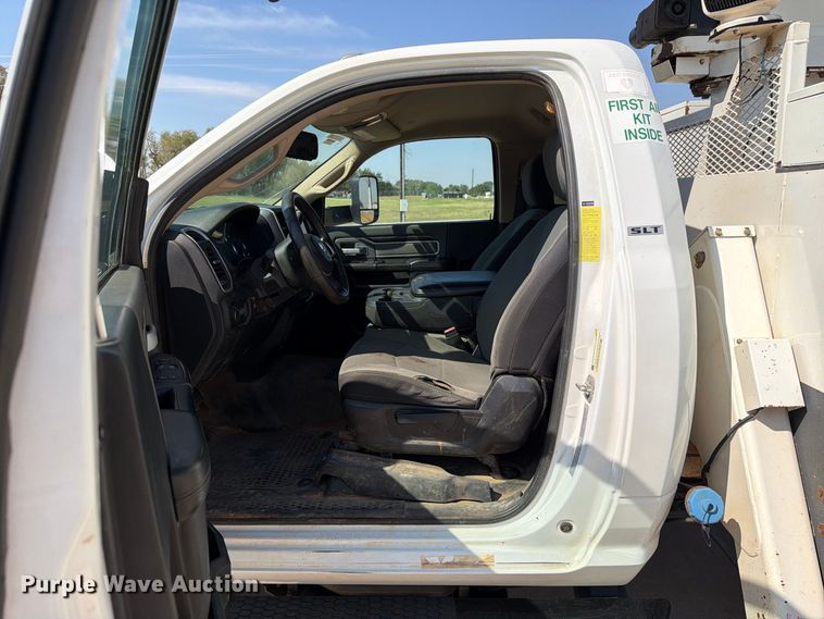 image for item EW8960 2020 RAM 5500HD bucket truck