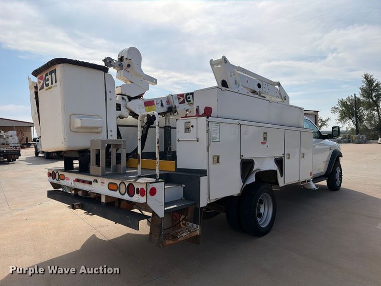 image for item EW8961 2020 RAM 5500HD bucket truck