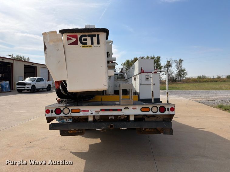 image for item EW8961 2020 RAM 5500HD bucket truck