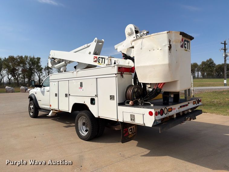 image for item EW8961 2020 RAM 5500HD bucket truck