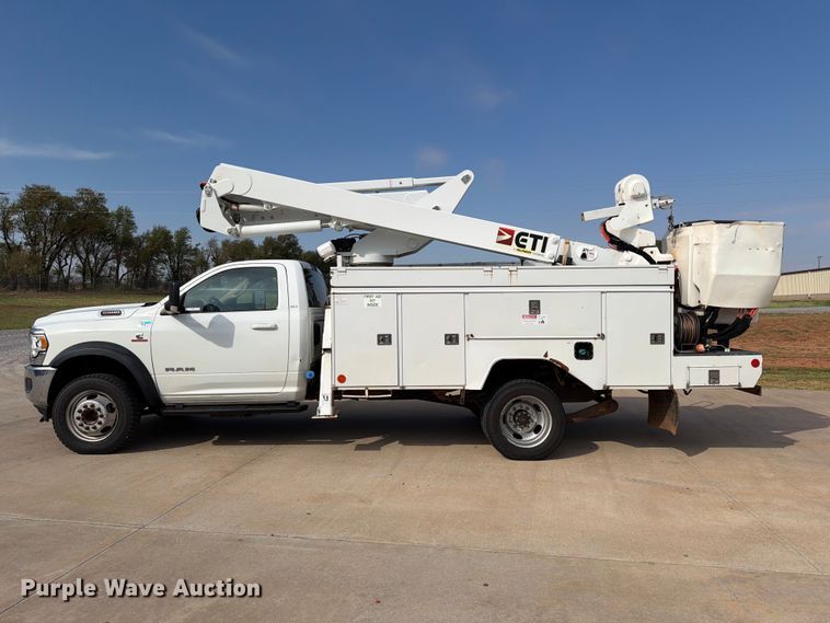 image for item EW8961 2020 RAM 5500HD bucket truck