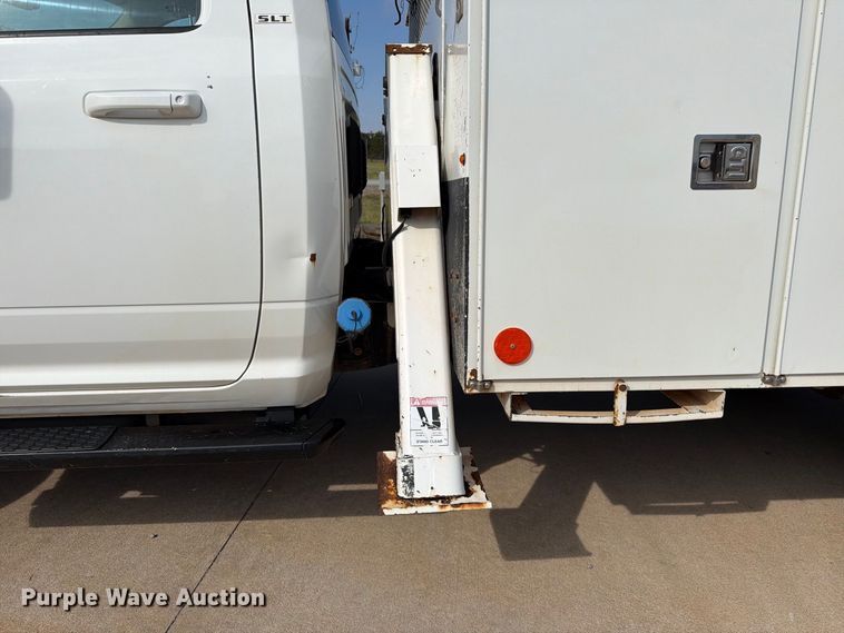 image for item EW8961 2020 RAM 5500HD bucket truck