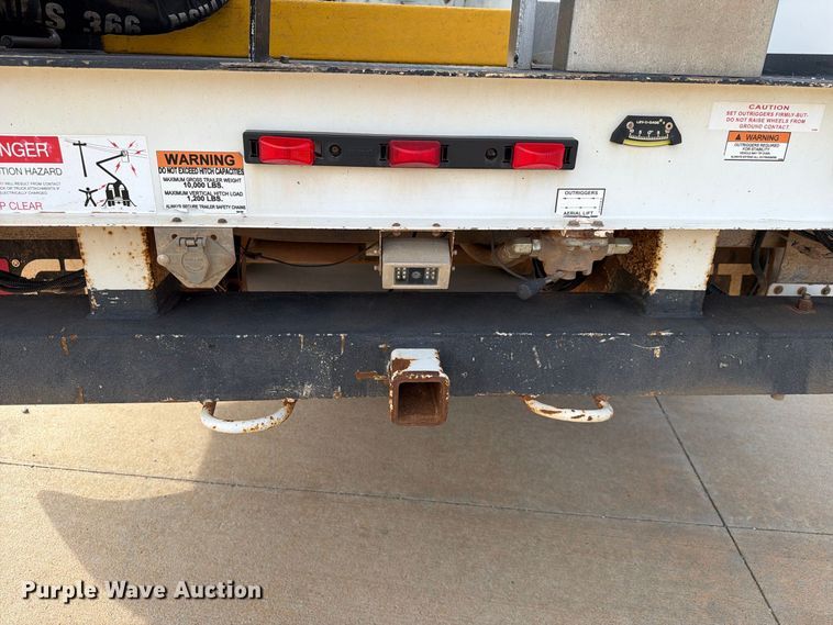 image for item EW8961 2020 RAM 5500HD bucket truck