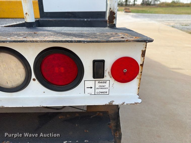 image for item EW8961 2020 RAM 5500HD bucket truck