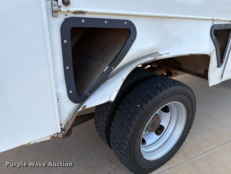 image for item EW8961 2020 RAM 5500HD bucket truck