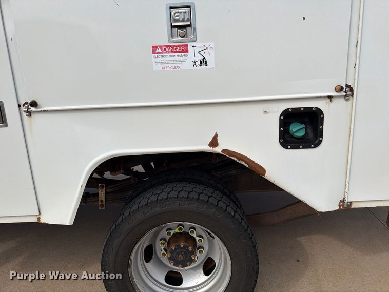 image for item EW8961 2020 RAM 5500HD bucket truck