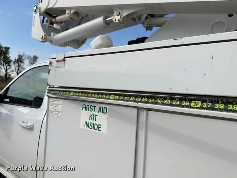 image for item EW8961 2020 RAM 5500HD bucket truck