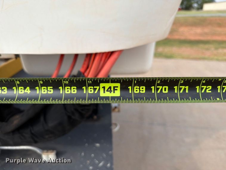 image for item EW8961 2020 RAM 5500HD bucket truck