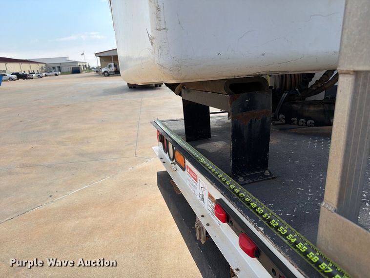 image for item EW8961 2020 RAM 5500HD bucket truck