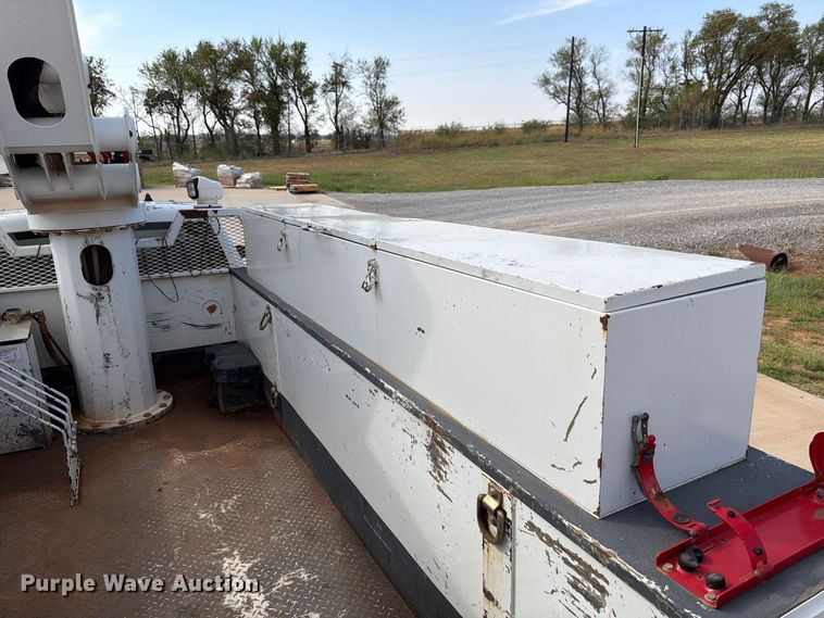 image for item EW8961 2020 RAM 5500HD bucket truck