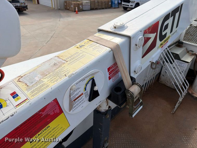 image for item EW8961 2020 RAM 5500HD bucket truck
