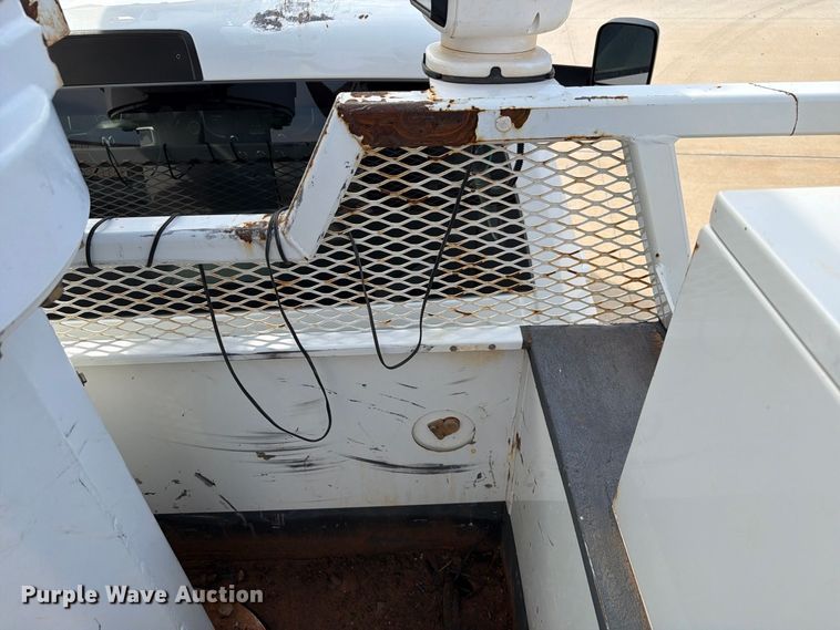 image for item EW8961 2020 RAM 5500HD bucket truck