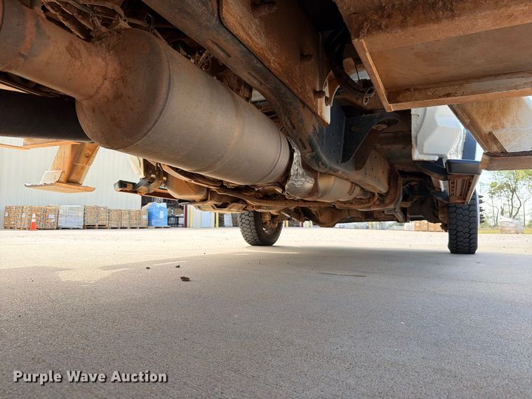 image for item EW8961 2020 RAM 5500HD bucket truck