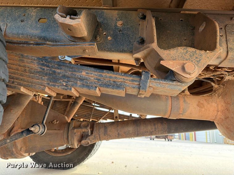 image for item EW8961 2020 RAM 5500HD bucket truck