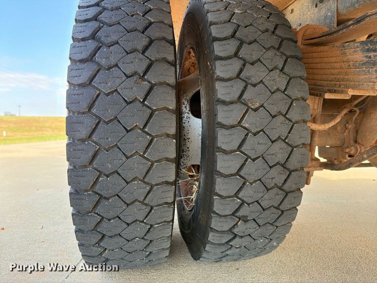 image for item EW8961 2020 RAM 5500HD bucket truck