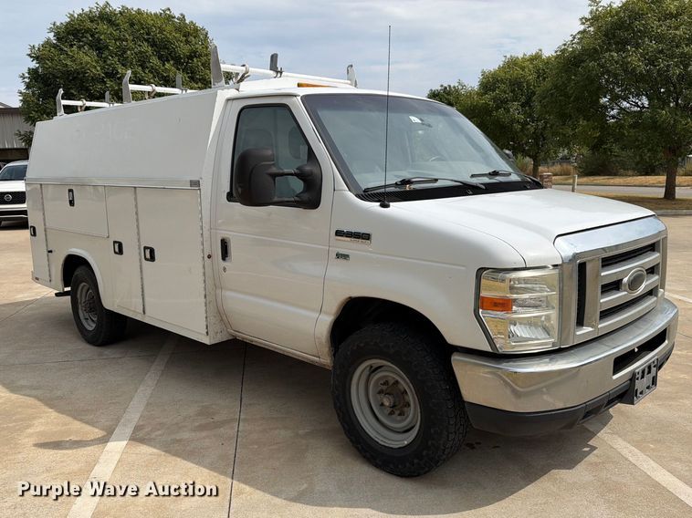 image for item EW8969 2016 Ford E350 Super Duty utility van