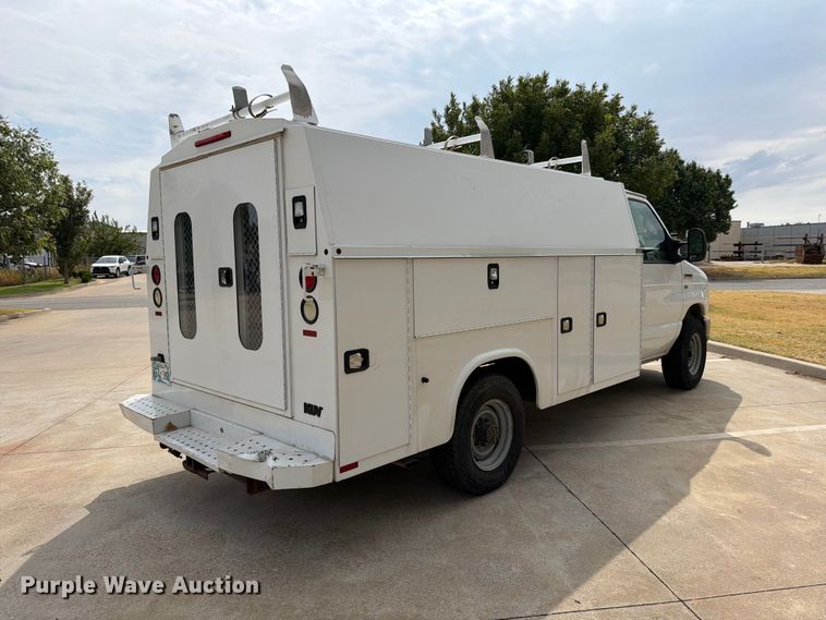 image for item EW8969 2016 Ford E350 Super Duty utility van