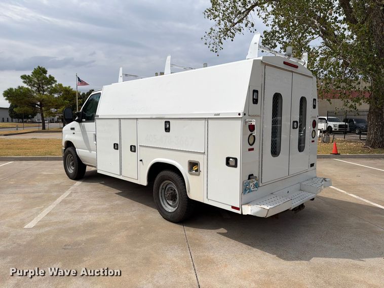 image for item EW8969 2016 Ford E350 Super Duty utility van