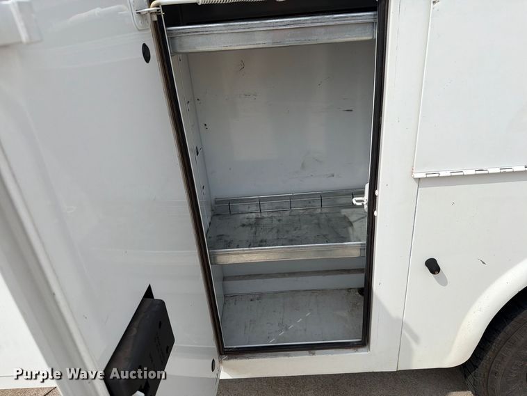 image for item EW8969 2016 Ford E350 Super Duty utility van