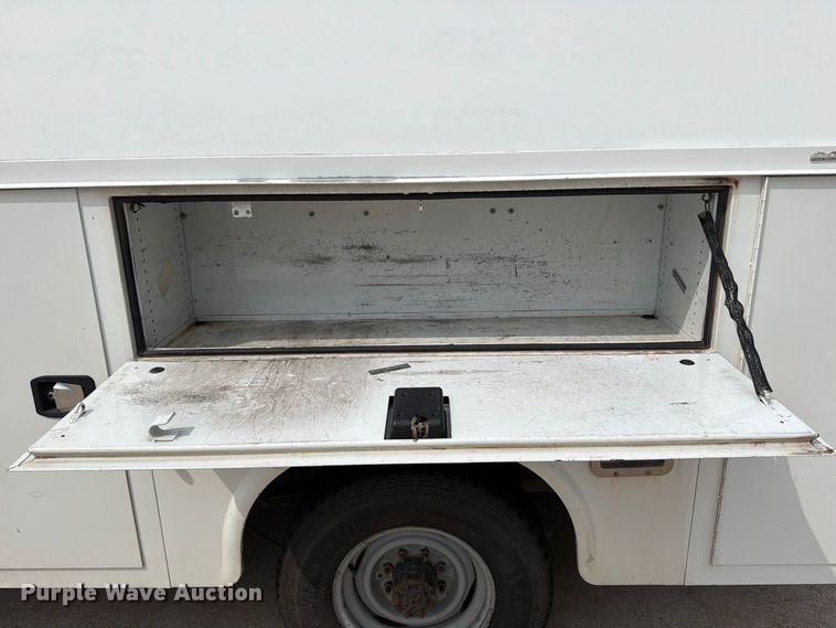 image for item EW8969 2016 Ford E350 Super Duty utility van