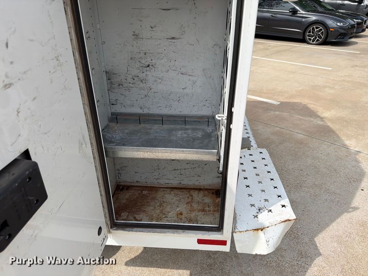 image for item EW8969 2016 Ford E350 Super Duty utility van