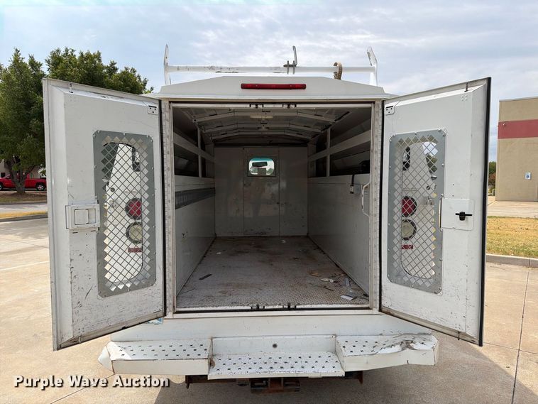 image for item EW8969 2016 Ford E350 Super Duty utility van