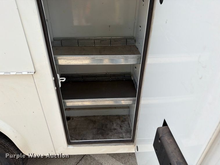 image for item EW8969 2016 Ford E350 Super Duty utility van