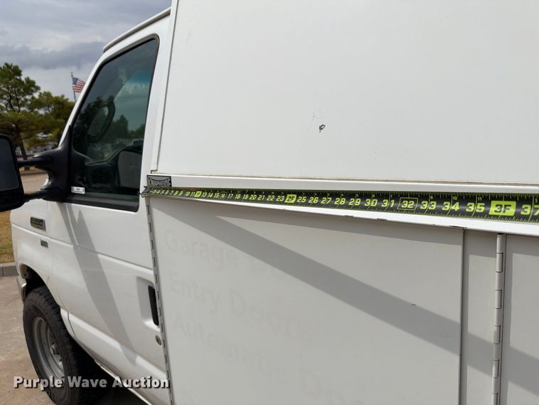 image for item EW8969 2016 Ford E350 Super Duty utility van