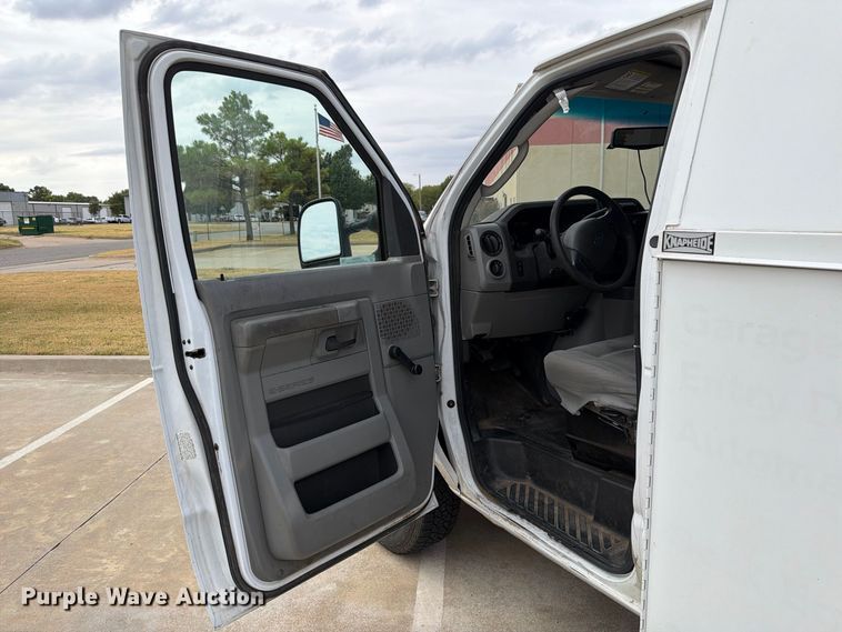 image for item EW8969 2016 Ford E350 Super Duty utility van