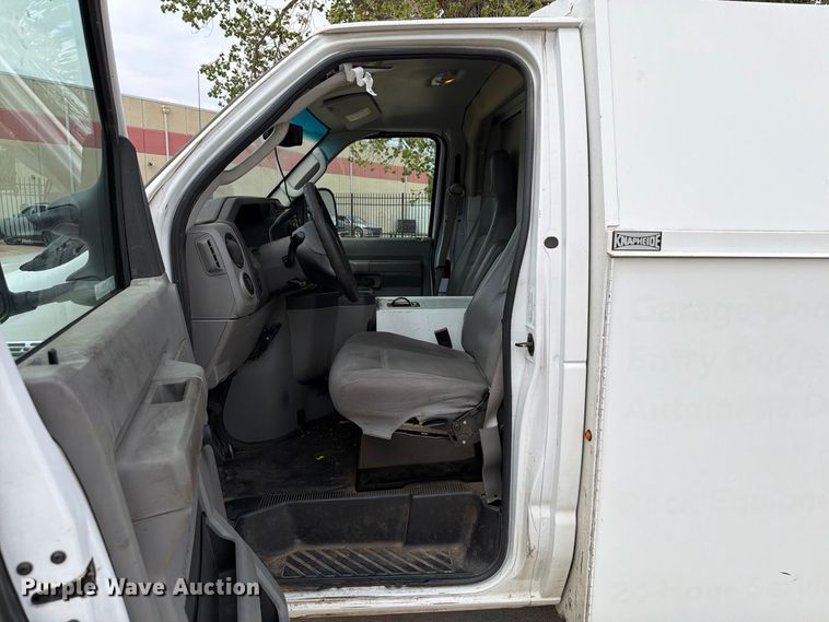 image for item EW8969 2016 Ford E350 Super Duty utility van