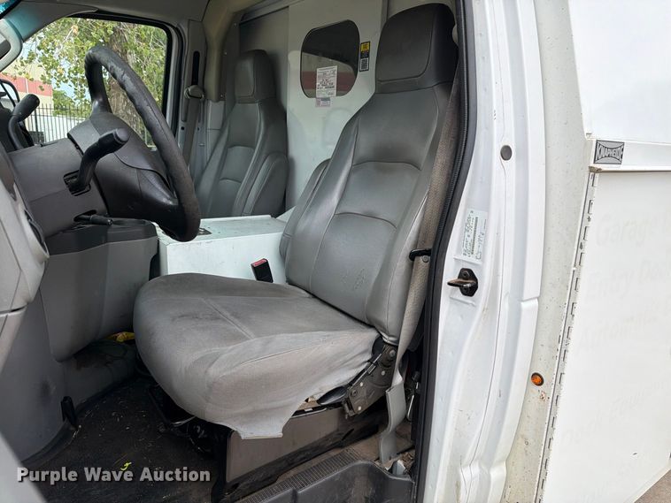 image for item EW8969 2016 Ford E350 Super Duty utility van
