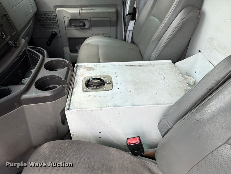 image for item EW8969 2016 Ford E350 Super Duty utility van