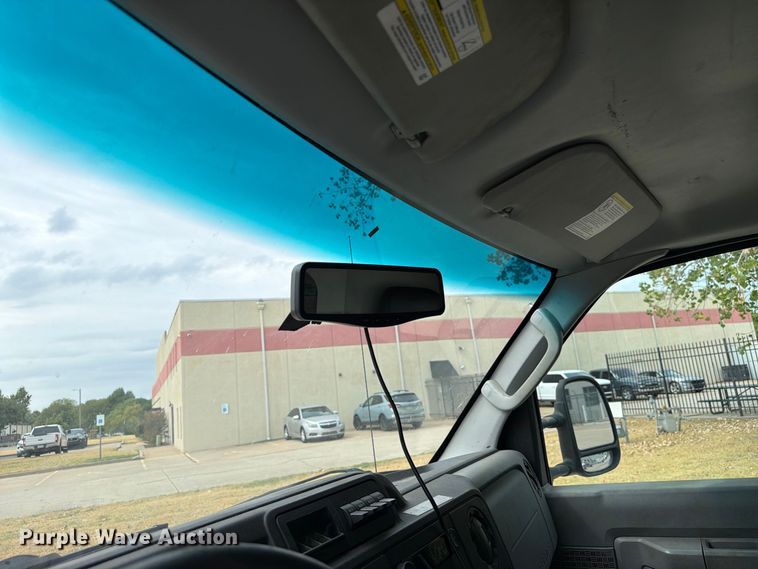 image for item EW8969 2016 Ford E350 Super Duty utility van