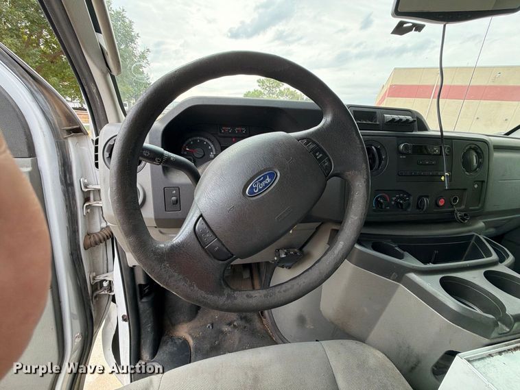 image for item EW8969 2016 Ford E350 Super Duty utility van