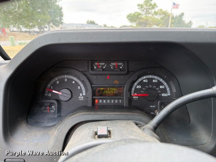 image for item EW8969 2016 Ford E350 Super Duty utility van