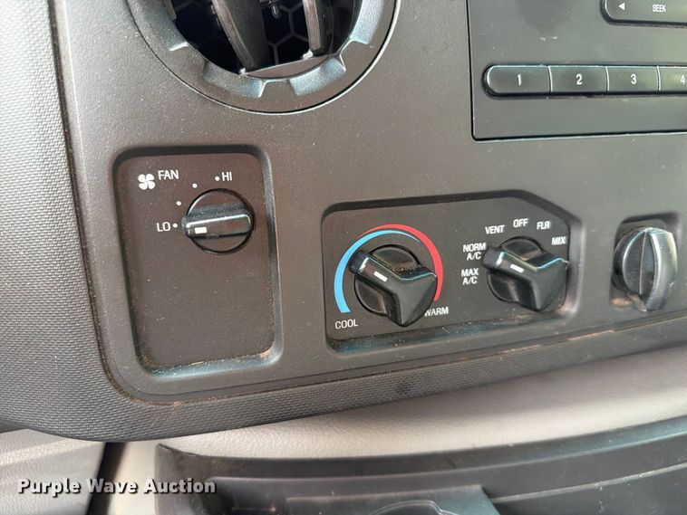 image for item EW8969 2016 Ford E350 Super Duty utility van