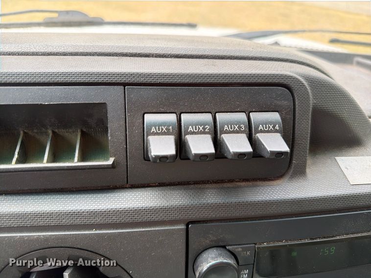 image for item EW8969 2016 Ford E350 Super Duty utility van