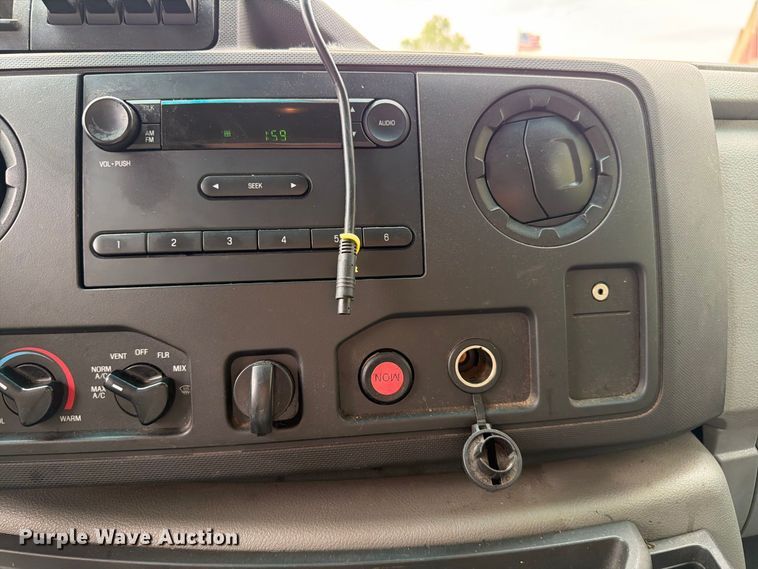 image for item EW8969 2016 Ford E350 Super Duty utility van