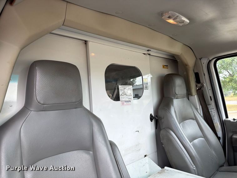 image for item EW8969 2016 Ford E350 Super Duty utility van