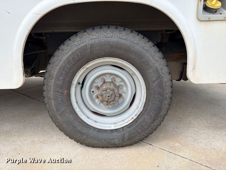 image for item EW8969 2016 Ford E350 Super Duty utility van