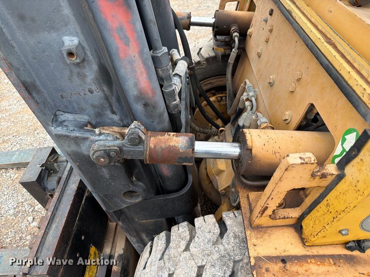 image for item EW8973 Caterpillar VC60D forklift