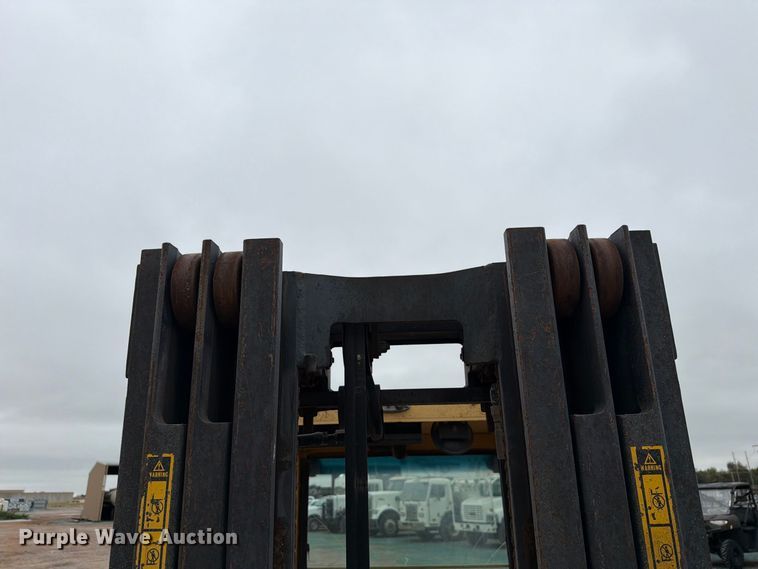 image for item EW8973 Caterpillar VC60D forklift